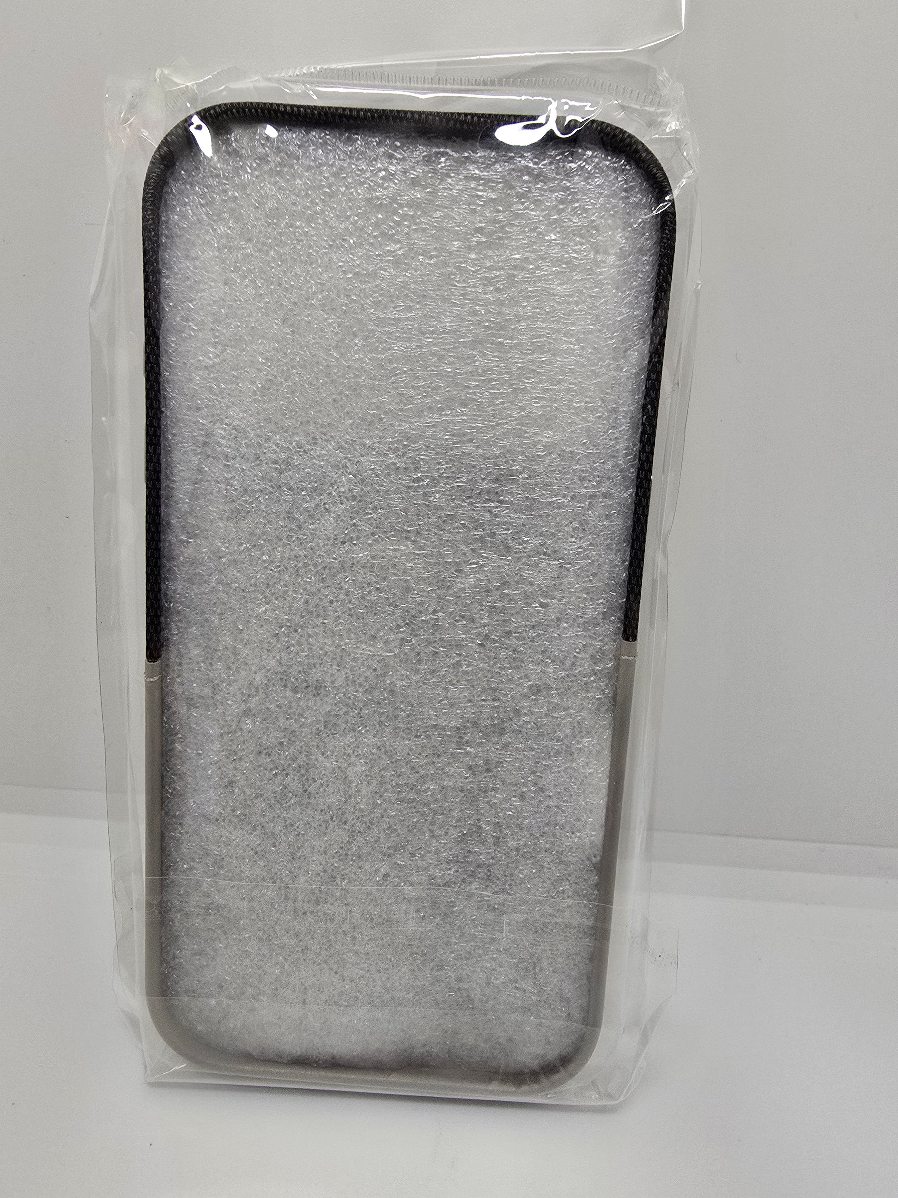 IPhone 17 Pro Grey & Black Phone Case With Port Cleaners